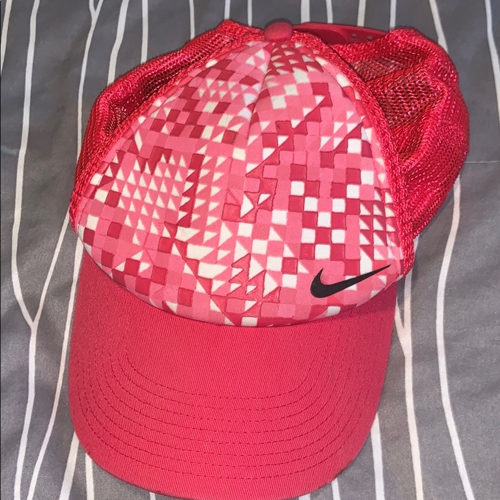 Vintage mesh trucker hat